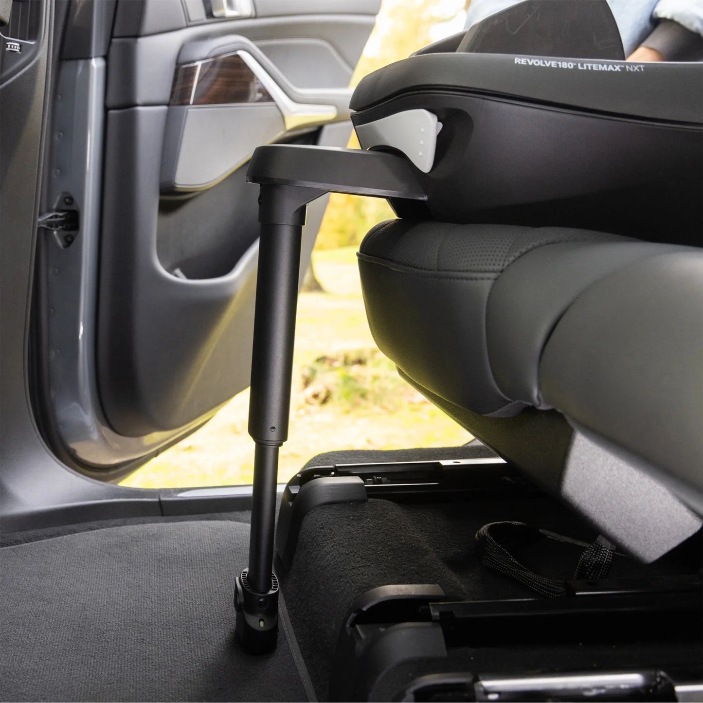 Revolve180 Litemax NXT Rotational Infant Car Seat with Sensorysoothe and with Accessory Load Leg (Quartz)