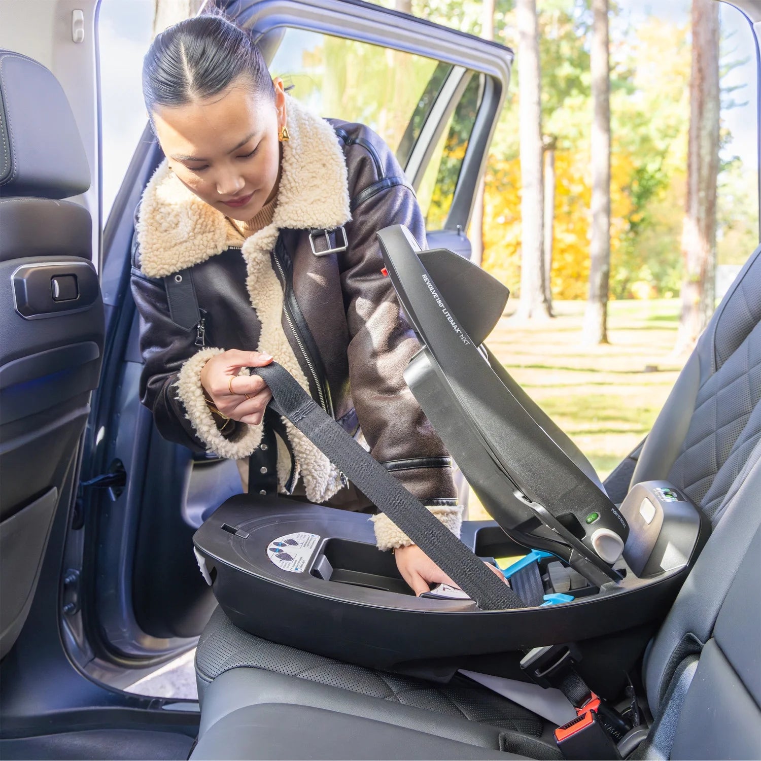 Revolve180 Litemax NXT Rotational Infant Car Seat with Sensorysoothe and with Accessory Load Leg (Quartz)