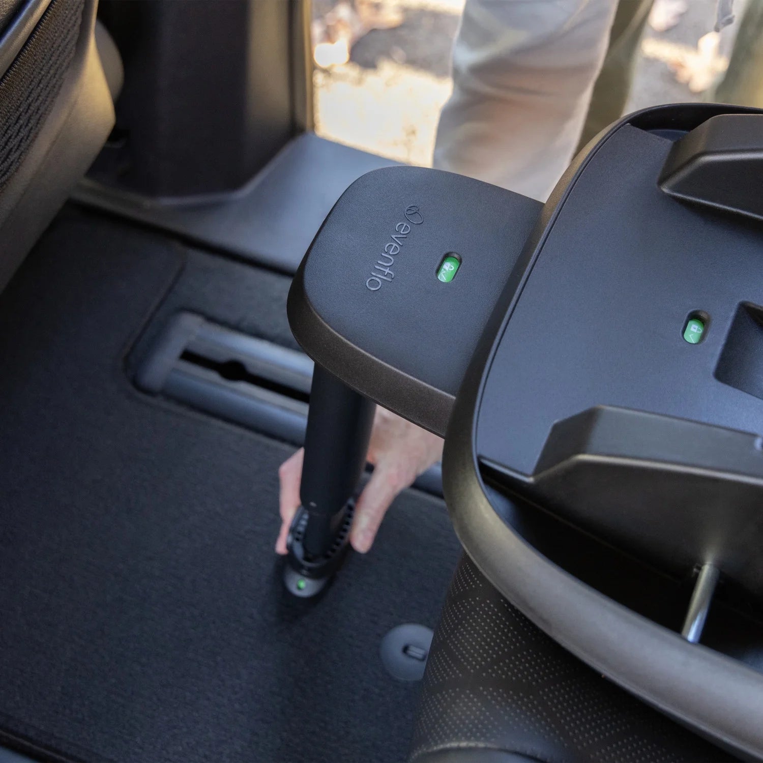 Revolve180 Litemax NXT Rotational Infant Car Seat with Sensorysoothe and with Accessory Load Leg (Quartz)